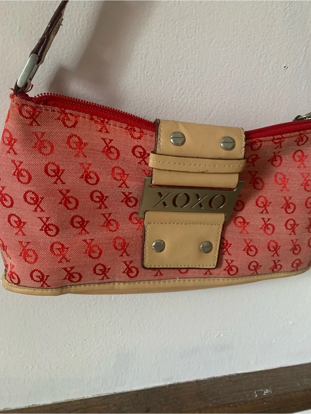 XOXO Red Logo Mini Shoulder Bag with Tan Trim - Picture 2 of 5